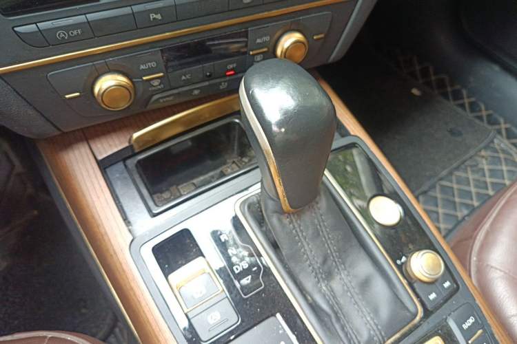 Used Audi A6L 2018 30th Anniversary Edition 30 FSI Style Model Gear Lever