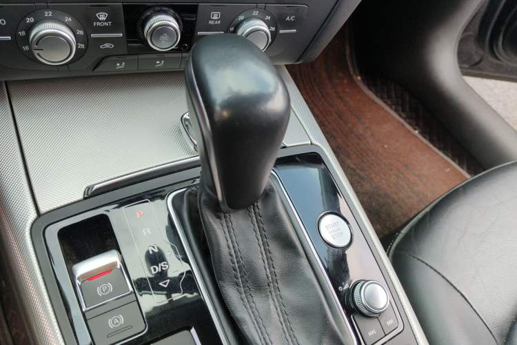 Used Audi A6L 2018 30th Anniversary Edition TFSI Trendy Model Gear Lever