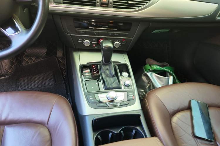 Used Audi A6L 2018 30th Anniversary Edition 35 TFSI Fashion Model Gear Lever
