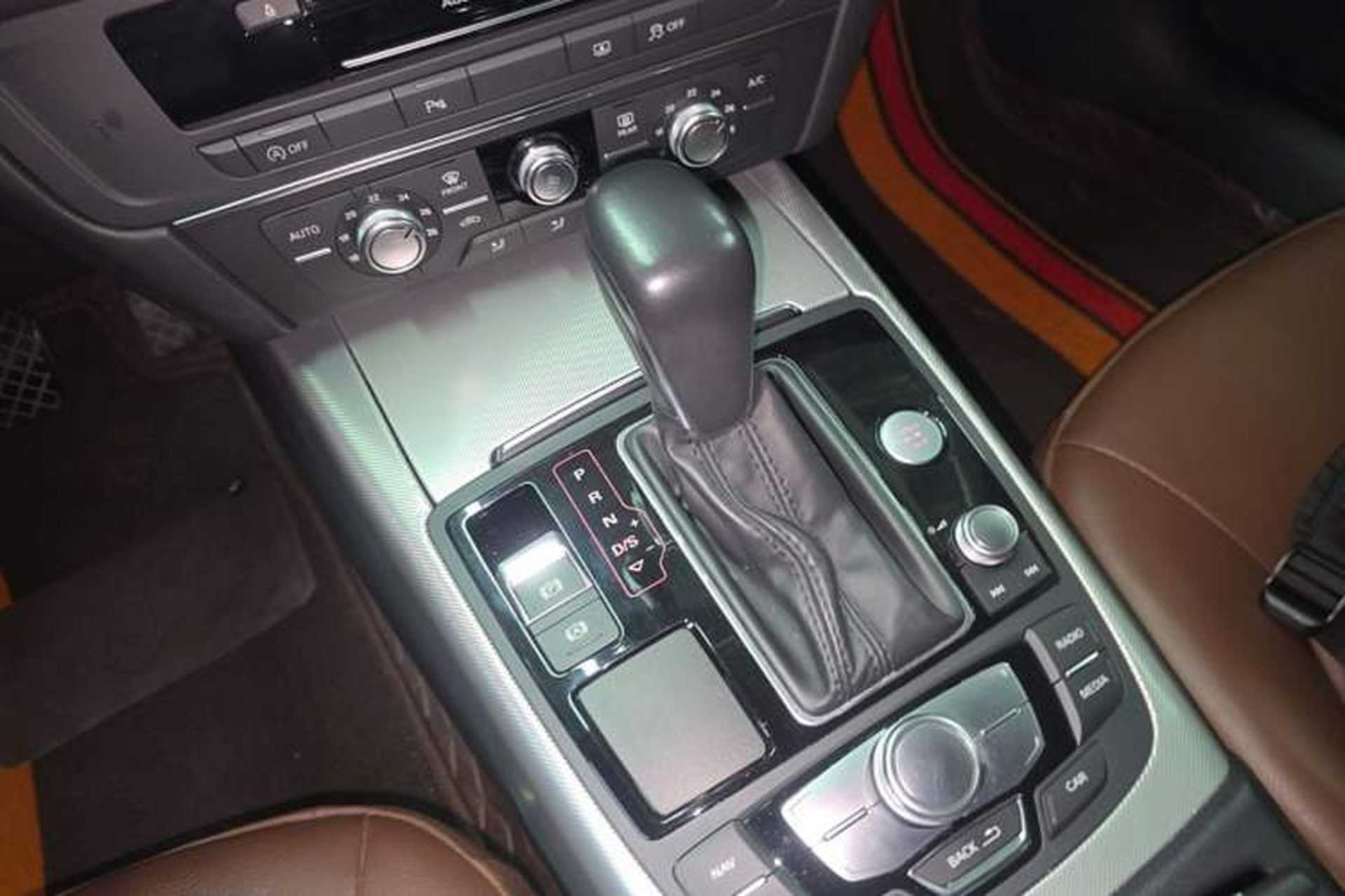 Used Audi A6L 2018 30th Anniversary Edition 35 TFSI Fashion Model Gear Lever