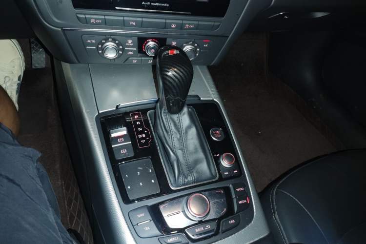 Used Audi A6L 2018 30th Anniversary Edition TFSI Trendy Model Gear Lever