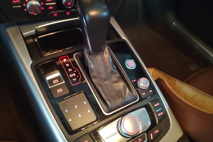 Used Audi A6L 2018 30th Anniversary Edition TFSI Trendy Model Gear Lever