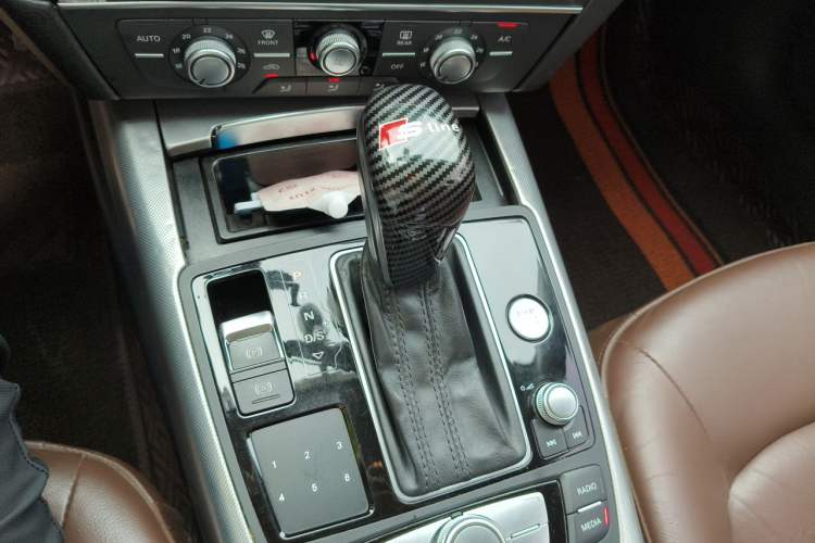 Used Audi A6L 2018 30th Anniversary Edition TFSI Trendy Model Gear Lever
