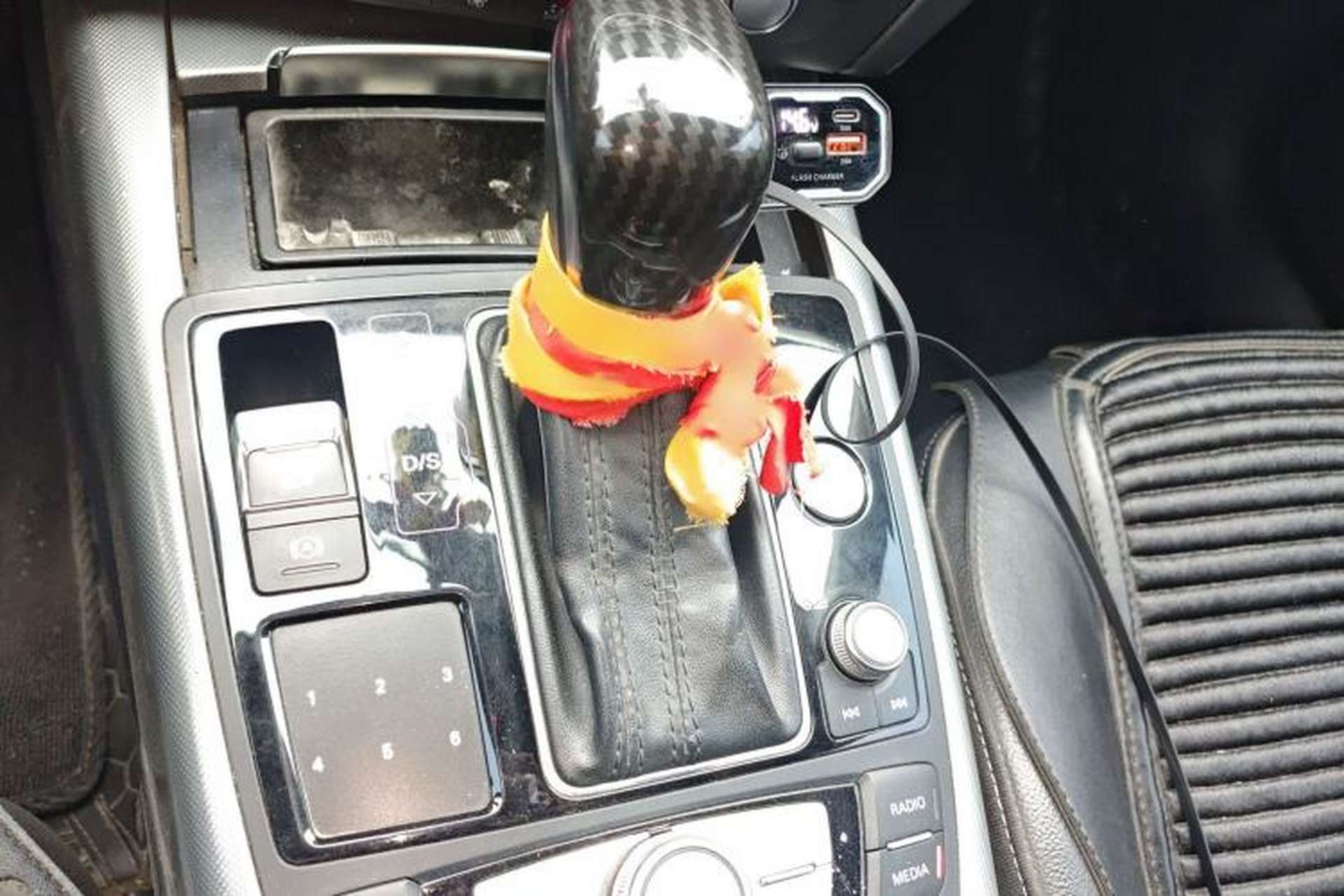 Used Audi A6L 2018 30th Anniversary Edition 35 TFSI Fashion Model Gear Lever