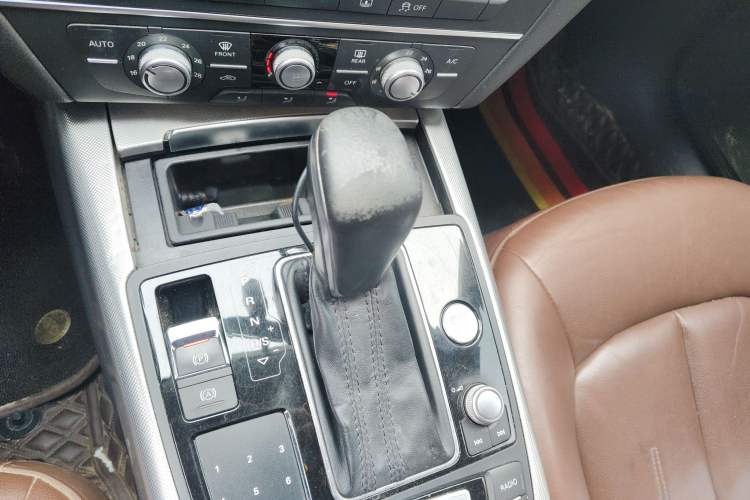 Used Audi A6L 2018 30th Anniversary Edition TFSI Trendy Model Gear Lever