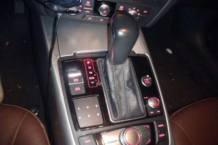 Used Audi A6L 2018 30th Anniversary Edition 35 TFSI Fashion Model Gear Lever