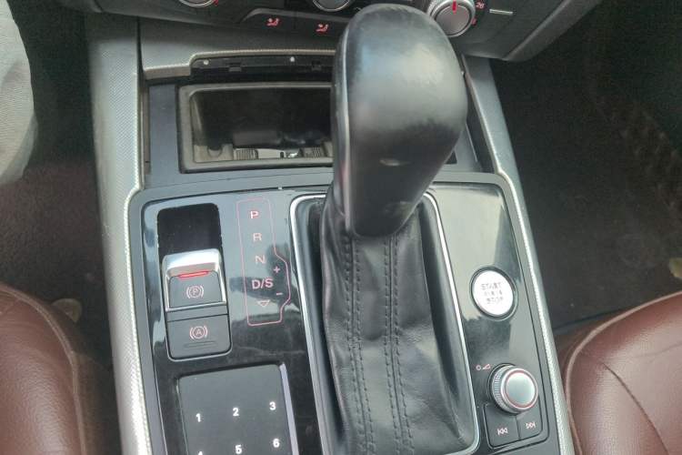 Used Audi A6L 2018 30th Anniversary Edition TFSI Trendy Model Gear Lever