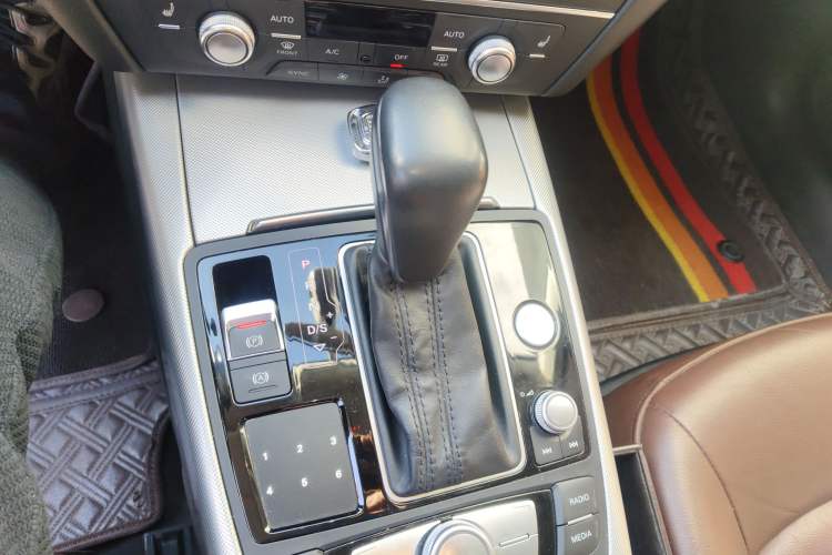 Used Audi A6L 2018 35 TFSI Collector's Edition Gear Lever