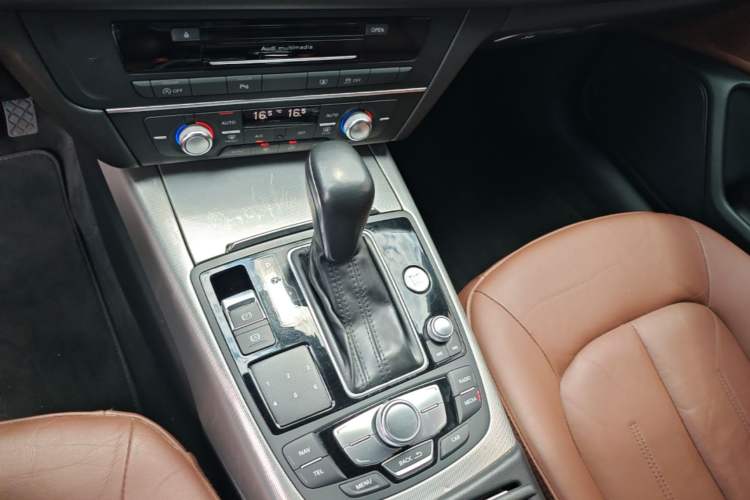 Used Audi A6L 2018 30th Anniversary Edition 45 TFSI quattro Sport model Gear Lever