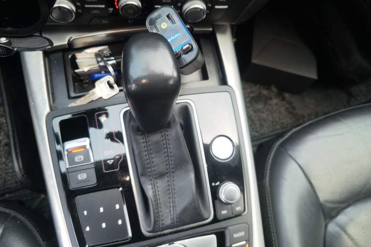 Used Audi A6L 2018 30th Anniversary Edition 35 TFSI Fashion Model Gear Lever