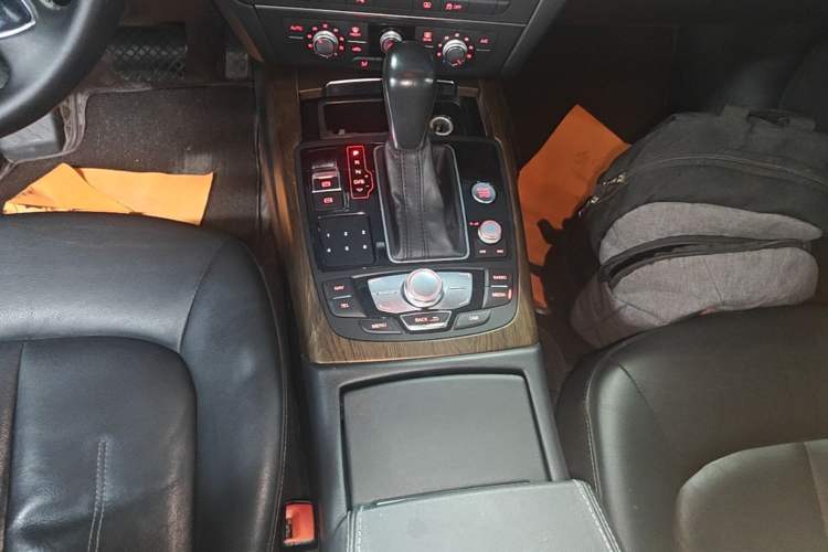 Used Audi A6L 2018 30th Anniversary Edition 35 TFSI Fashion Model Gear Lever
