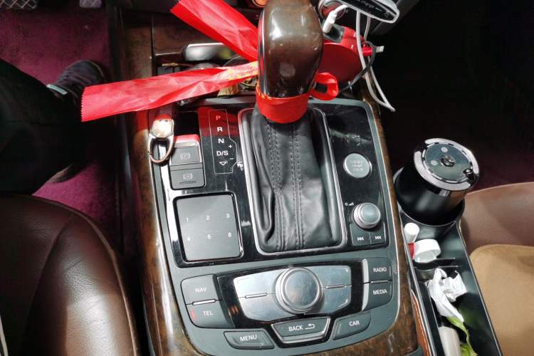 Used Audi A6L 2018 30th Anniversary Edition 35 TFSI Fashion Model Gear Lever
