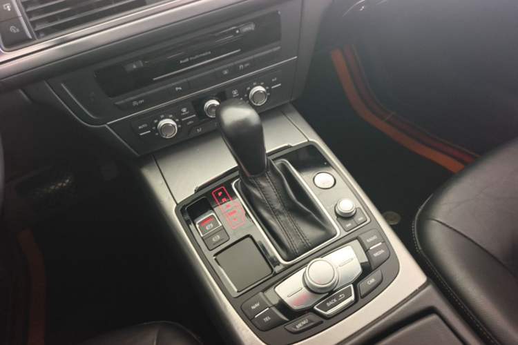 Used Audi A6L 2018 30th Anniversary Edition 35 TFSI Fashion Model Gear Lever