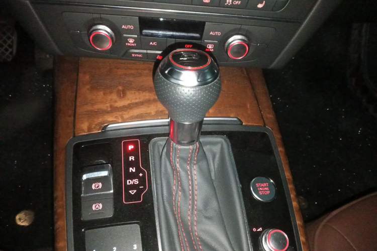 Used Audi A6L 2018 30th Anniversary Edition 45 TFSI quattro Sport model Gear Lever