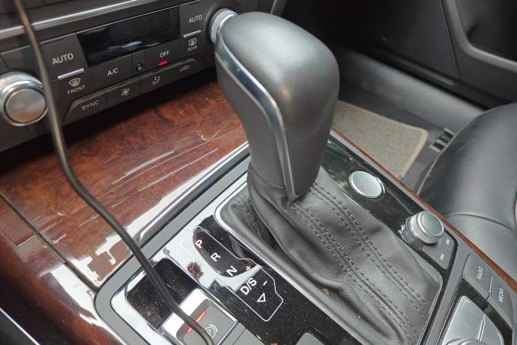 Used Audi A6L 2018 30th Anniversary Edition 30 FSI Style Model Gear Lever