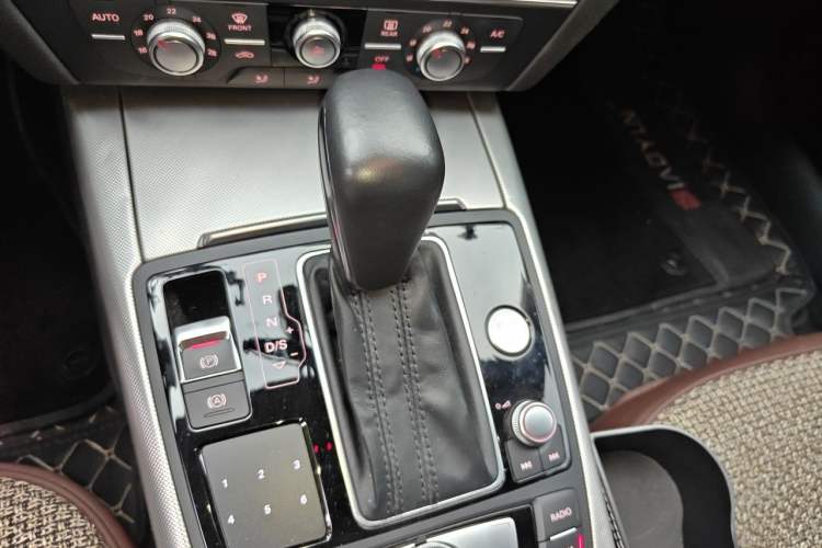 Used Audi A6L 2018 30th Anniversary Edition 35 TFSI Fashion Model Gear Lever