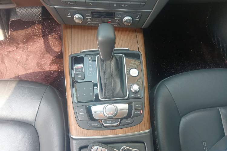 Used Audi A6L 2018 30th Anniversary Edition 30 FSI Style Model Gear Lever
