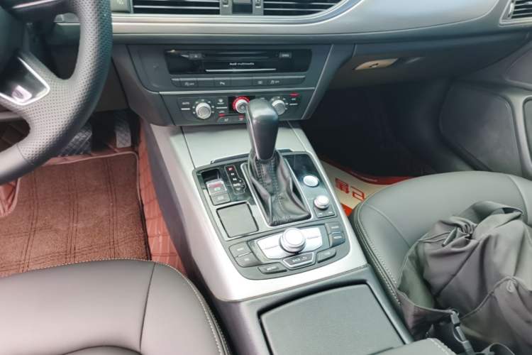 Used Audi A6L 2018 30th Anniversary Edition TFSI Trendy Model Gear Lever