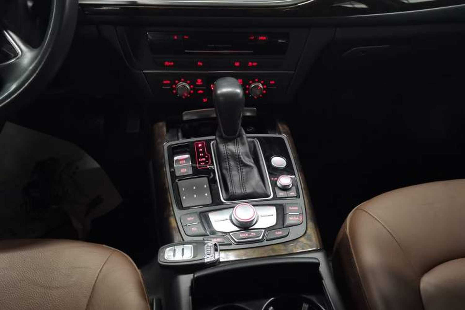 Used Audi A6L 2018 30th Anniversary Edition 35 TFSI Fashion Model Gear Lever