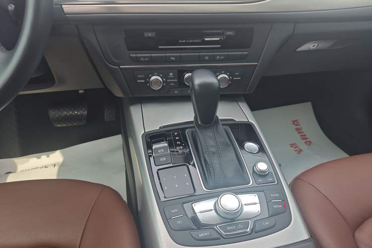 Used Audi A6L 2018 30th Anniversary Edition 35 TFSI Fashion Model Gear Lever