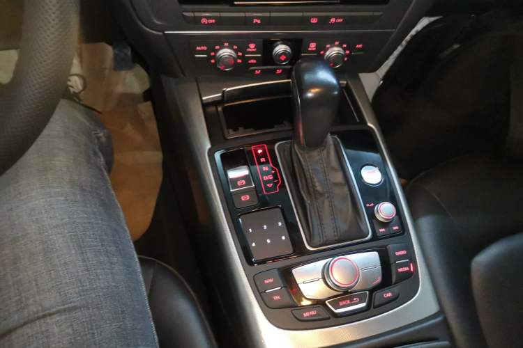 Used Audi A6L 2018 30th Anniversary Edition TFSI Trendy Model Gear Lever