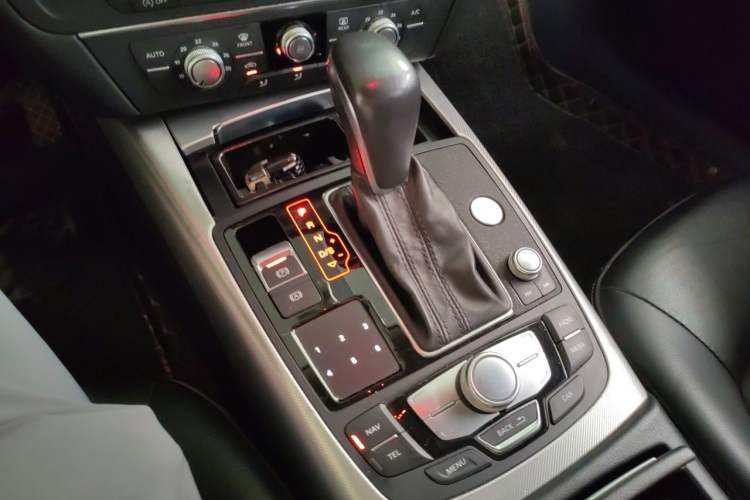 Used Audi A6L 2018 30th Anniversary Edition TFSI Trendy Model Gear Lever