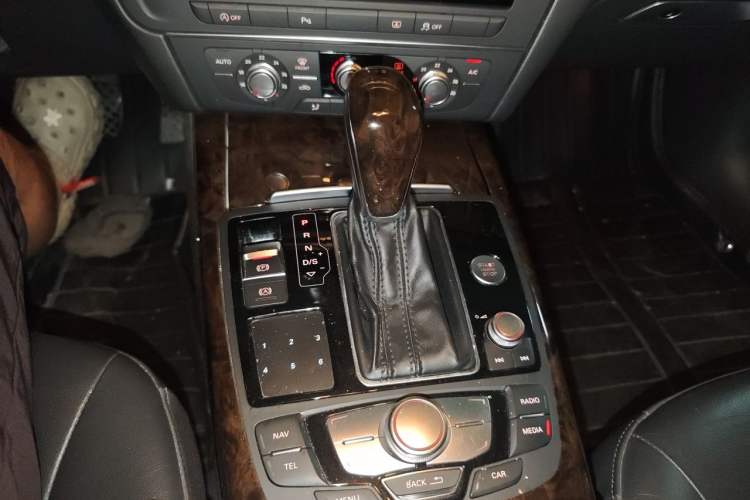 Used Audi A6L 2018 30th Anniversary Edition TFSI Trendy Model Gear Lever