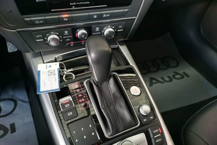 Used Audi A6L 2018 30th Anniversary Edition TFSI Trendy Model Gear Lever