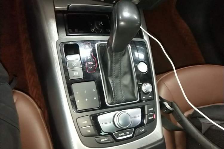 Used Audi A6L 2018 30th Anniversary Edition TFSI Trendy Model Gear Lever