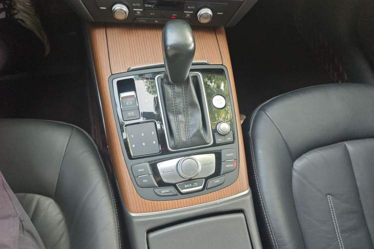 Used Audi A6L 2018 30th Anniversary Edition 30 FSI Style Model Gear Lever