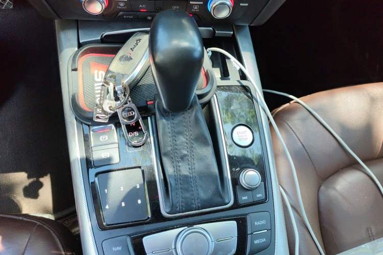 Used Audi A6L 2018 30th Anniversary Edition TFSI Trendy Model Gear Lever