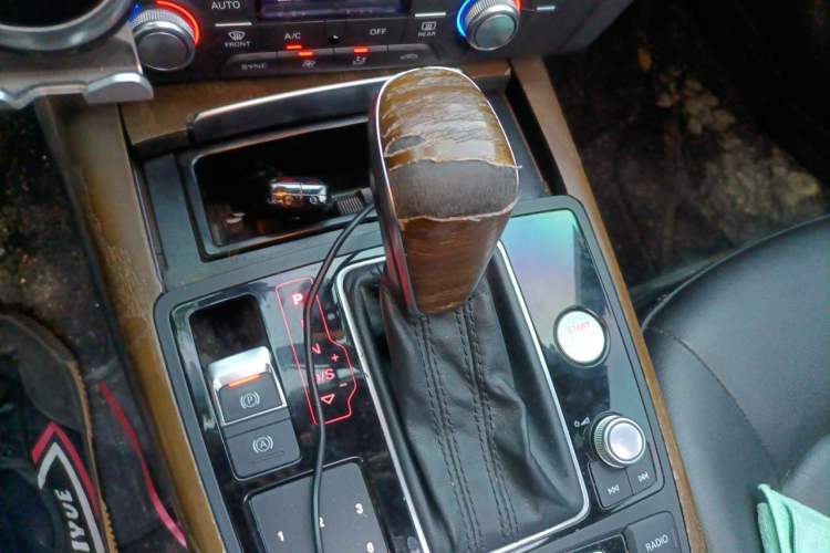 Used Audi A6L 2018 30th Anniversary Edition 30 FSI Style Model Gear Lever