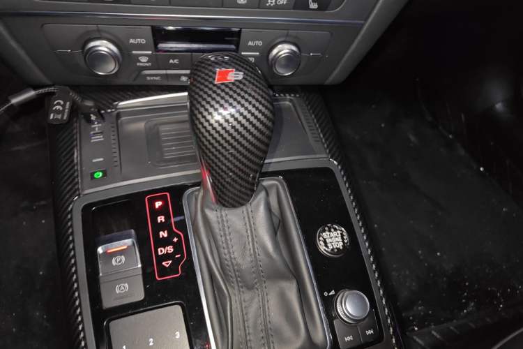 Used Audi A6L 2018 30th Anniversary Edition 45 TFSI quattro Sport model Gear Lever
