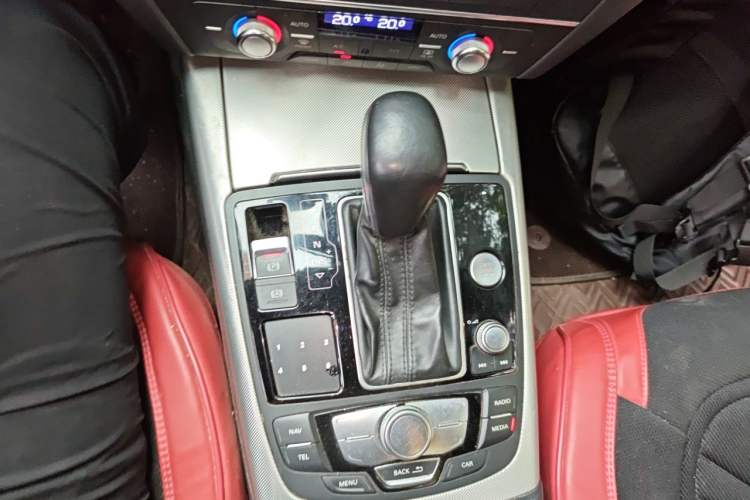 Used Audi A6L 2018 30th Anniversary Edition 35 TFSI Sport Edition Gear Lever