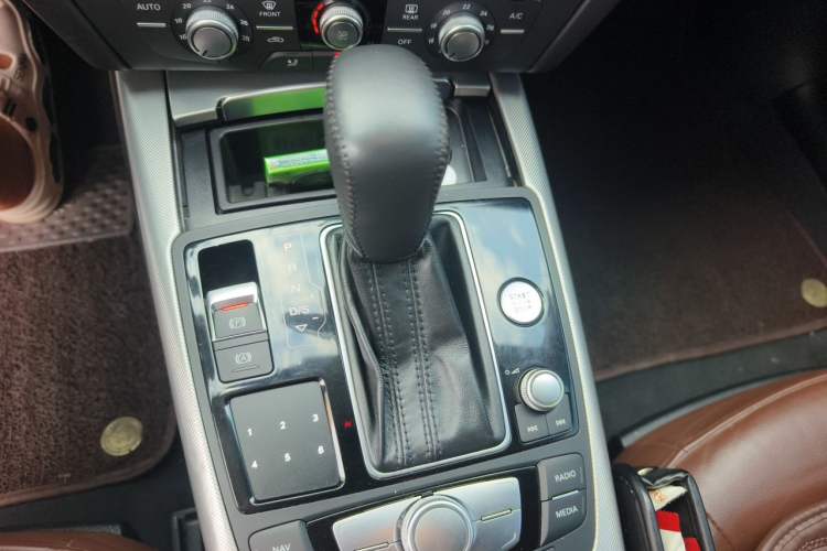 Used Audi A6L 2018 30th Anniversary Edition 35 TFSI Fashion Model Gear Lever