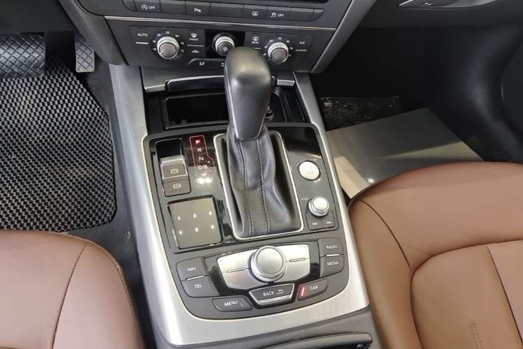 Used Audi A6L 2018 30th Anniversary Edition TFSI Trendy Model Gear Lever