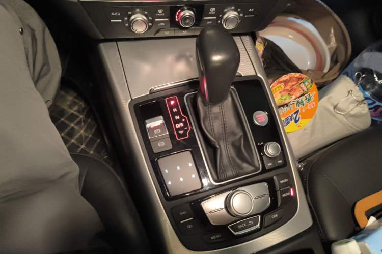 Used Audi A6L 2018 30th Anniversary Edition TFSI Trendy Model Gear Lever