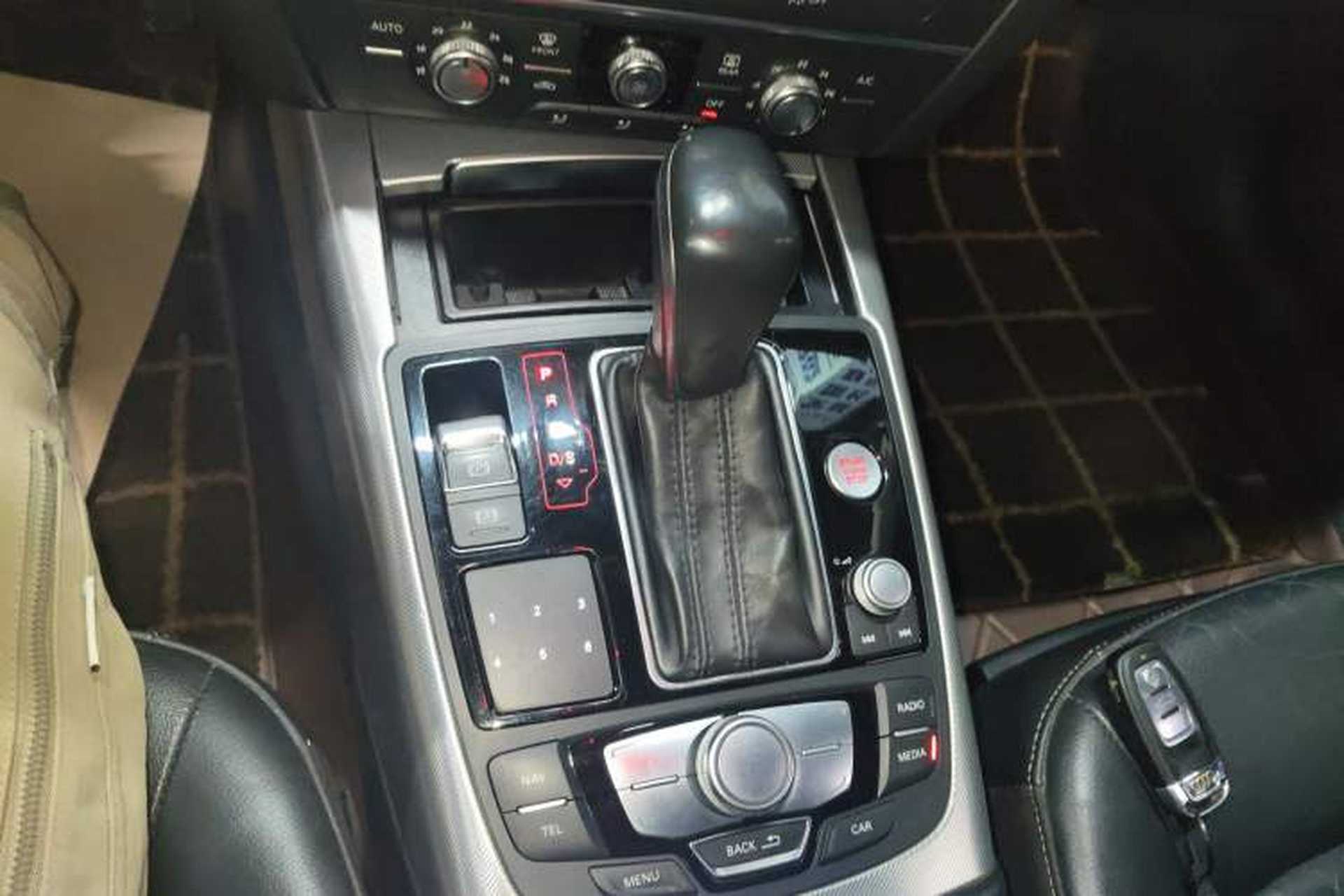 Used Audi A6L 2018 30th Anniversary Edition 35 TFSI Fashion Model Gear Lever