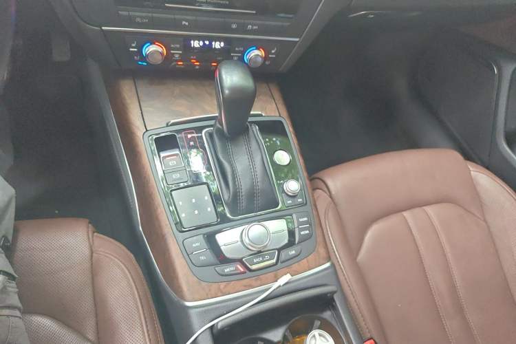 Used Audi A6L 2018 30th Anniversary Edition 45 TFSI quattro Luxury Model Gear Lever