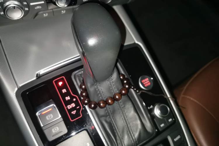 Used Audi A6L 2018 30th Anniversary Edition TFSI Trendy Model Gear Lever