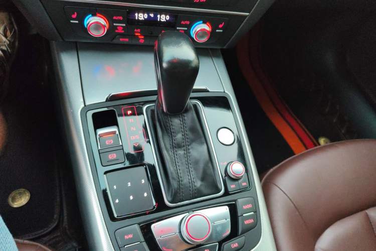 Used Audi A6L 2018 30th Anniversary Edition 45 TFSI quattro Luxury Model Gear Lever