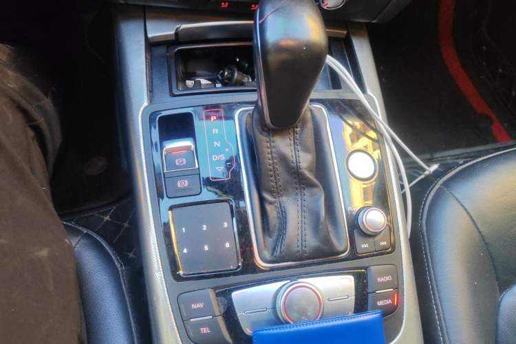 Used Audi A6L 2018 30th Anniversary Edition TFSI Trendy Model Gear Lever