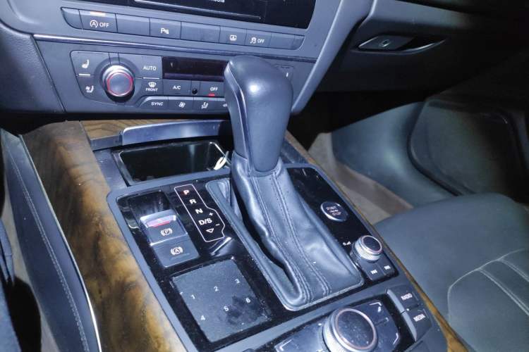 Used Audi A6L 2018 30th Anniversary Edition 45 TFSI quattro Luxury Model Gear Lever