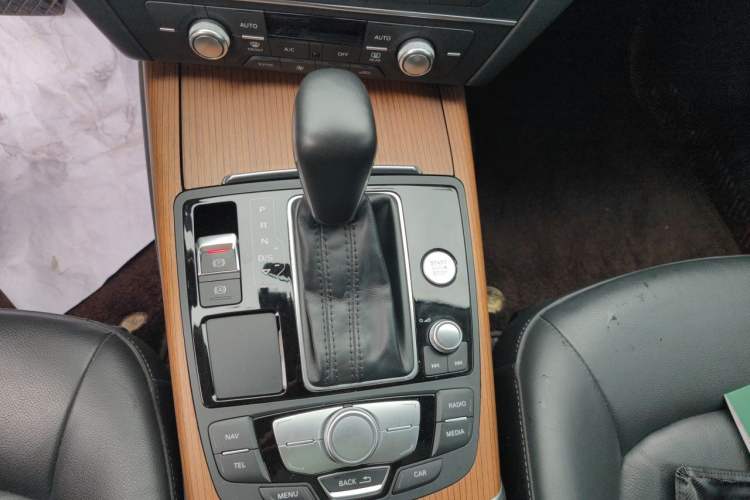 Used Audi A6L 2018 30th Anniversary Edition 30 FSI Style Model Gear Lever