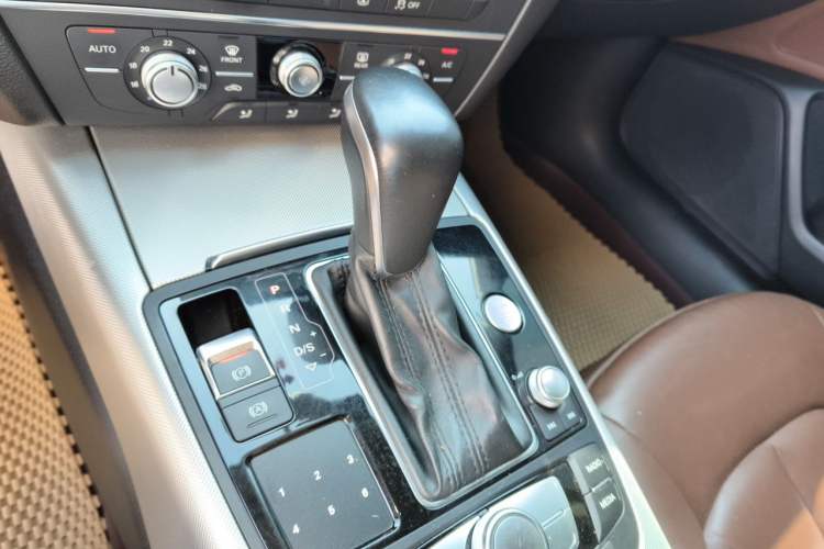 Used Audi A6L 2018 30th Anniversary Edition TFSI Trendy Model Gear Lever