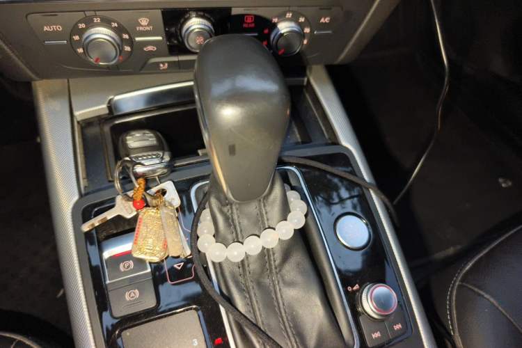 Used Audi A6L 2018 30th Anniversary Edition 35 TFSI Fashion Model Gear Lever