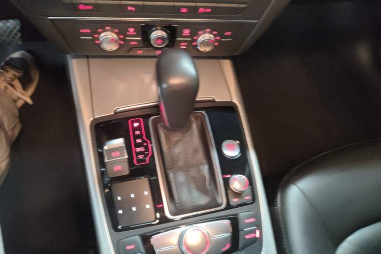 Used Audi A6L 2018 30th Anniversary Edition TFSI Trendy Model Gear Lever