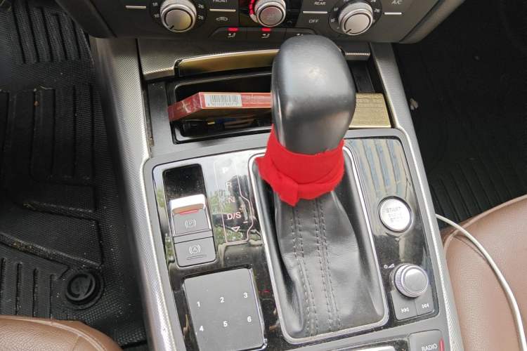 Used Audi A6L 2018 30th Anniversary Edition 35 TFSI Fashion Model Gear Lever