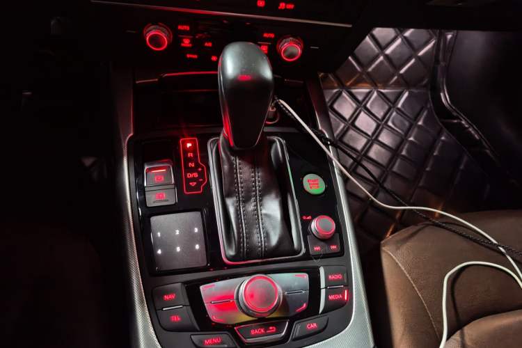 Used Audi A6L 2018 30th Anniversary Edition 45 TFSI quattro Sport model Gear Lever