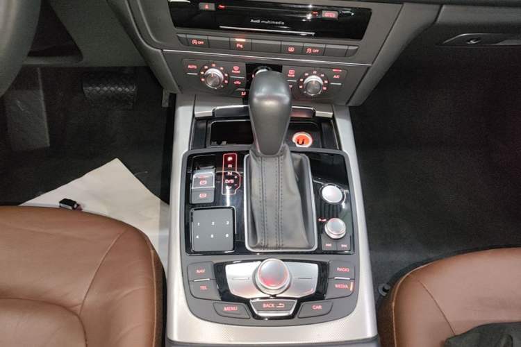 Used Audi A6L 2018 30th Anniversary Edition 35 TFSI Fashion Model Gear Lever